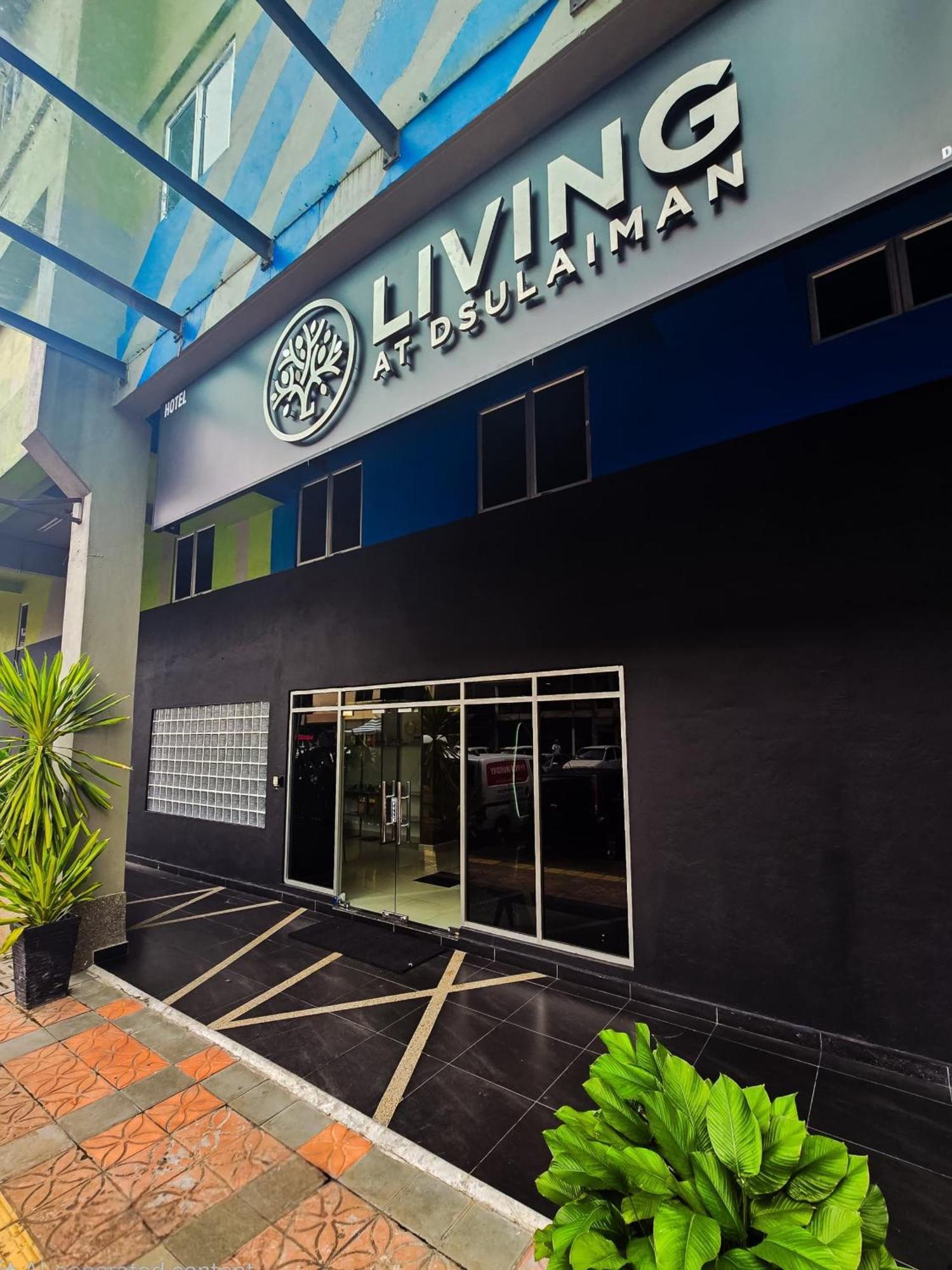 Hotel Living At Dsulaiman 2*